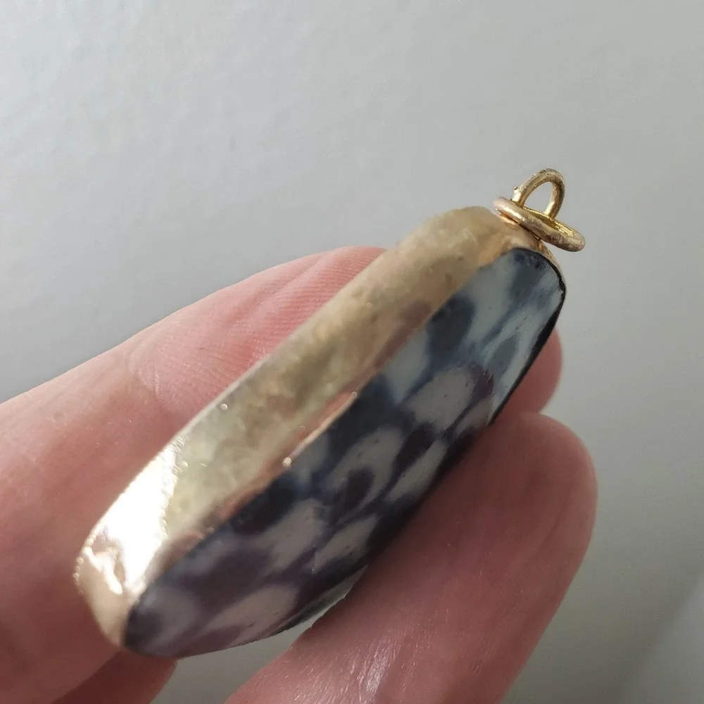 Vintage Repurposed Blue & White Pottery Shard Jewelry Pendant‎ Ming Chinoiserie